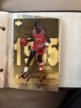 Michael Jordan Chicago Bulls Gold Basketball Card